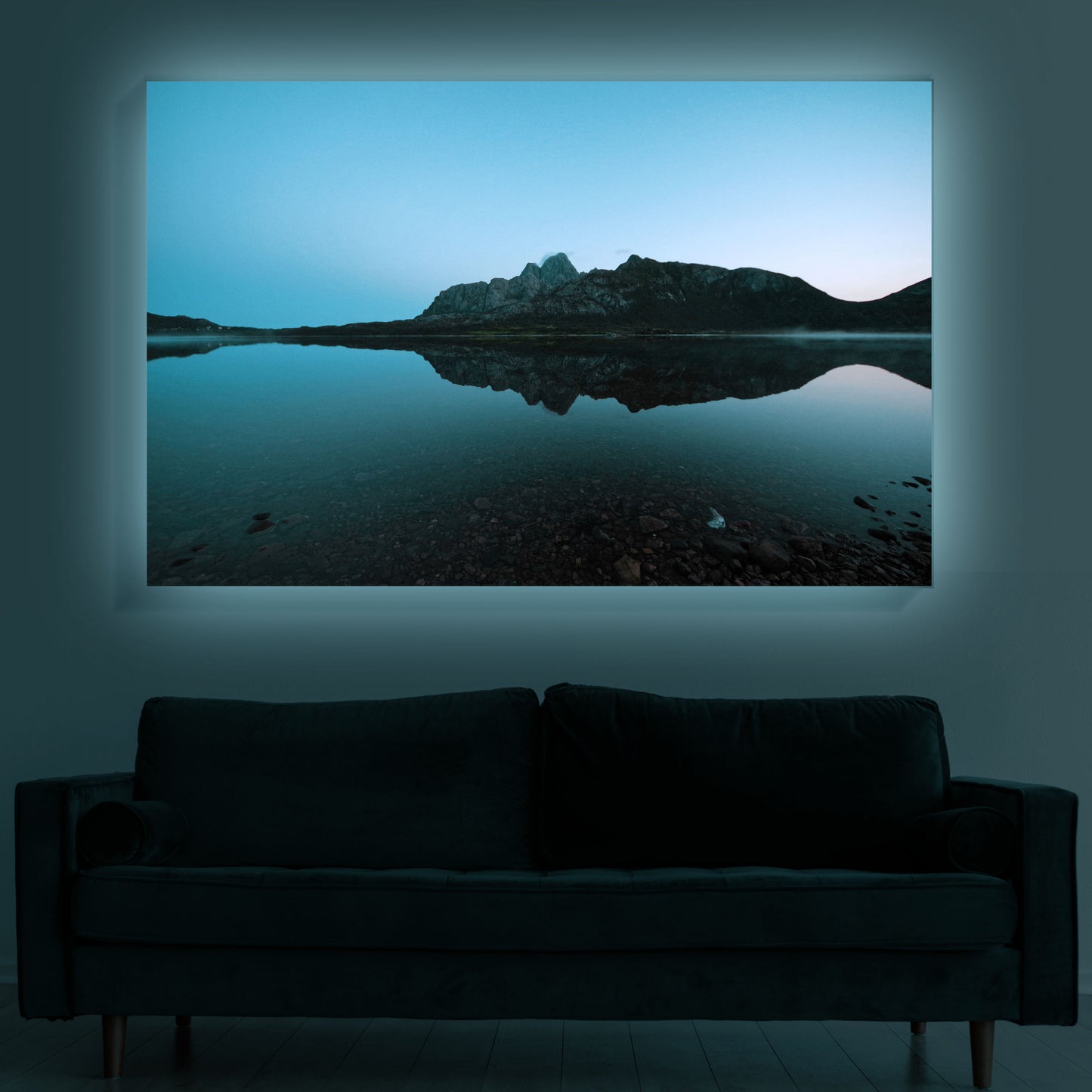 Bergspiegelung im klaren Bergsee | Norwegen Wandbild