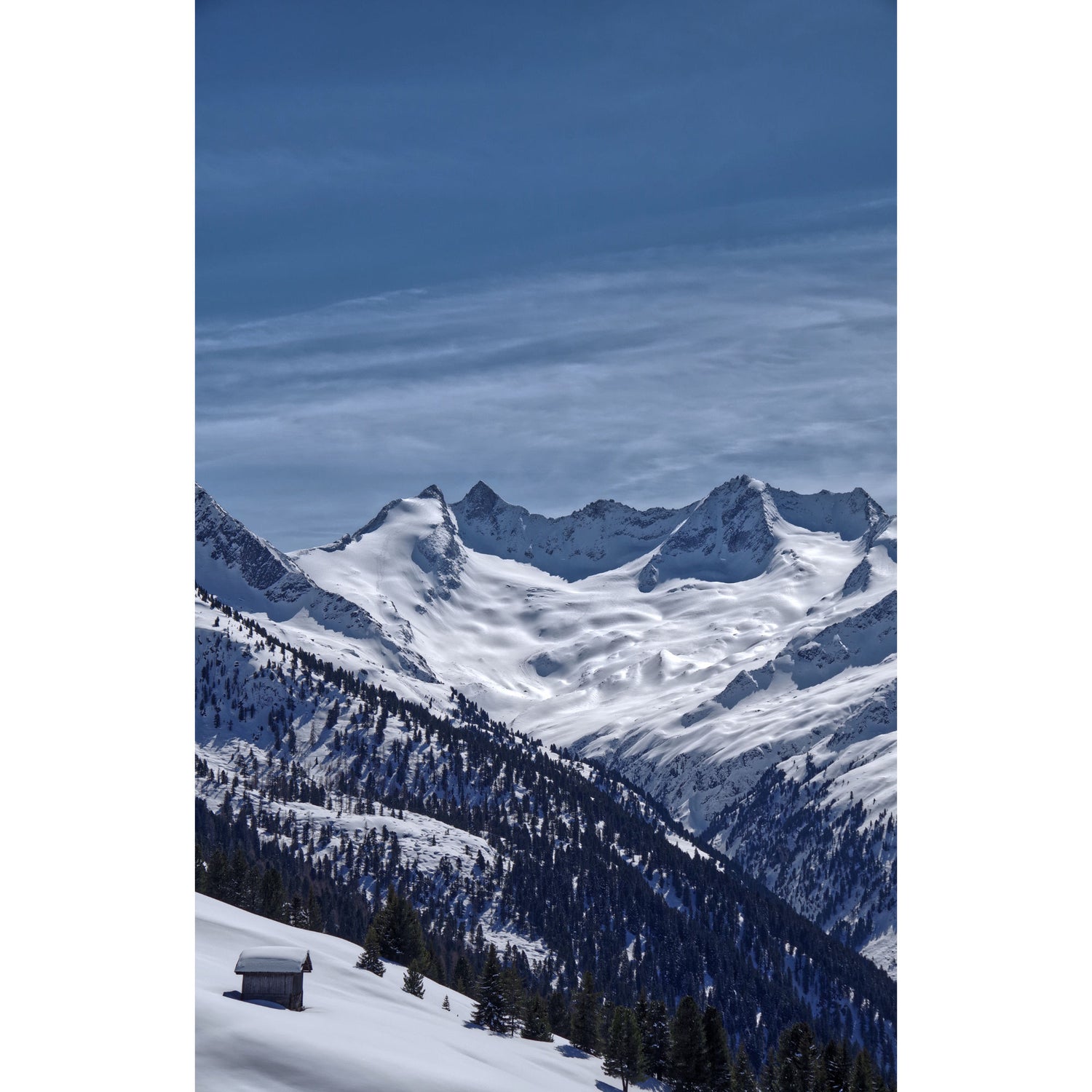 Kleine Hütte im Tiefschnee | Wandbild Alpen